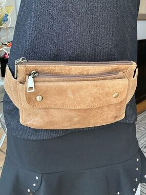 Lovojoy Tan Suede Waist Fanny Pack Gold-Tone Buckle & Hardware Adjustable Strap